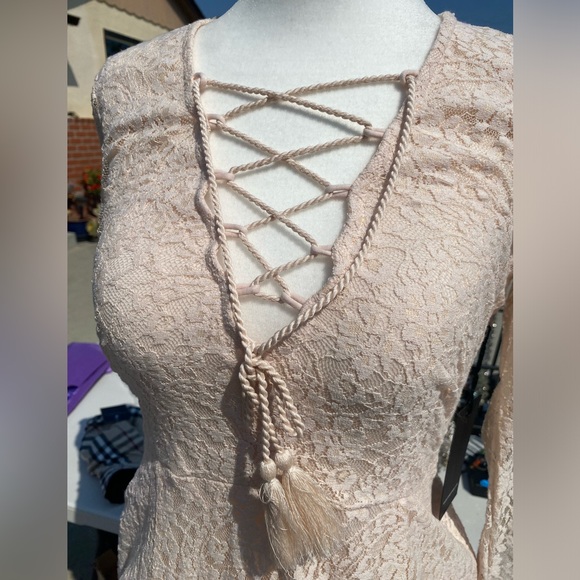 Lacey dress, light pink Forever 21 NWT - Picture 2 of 5